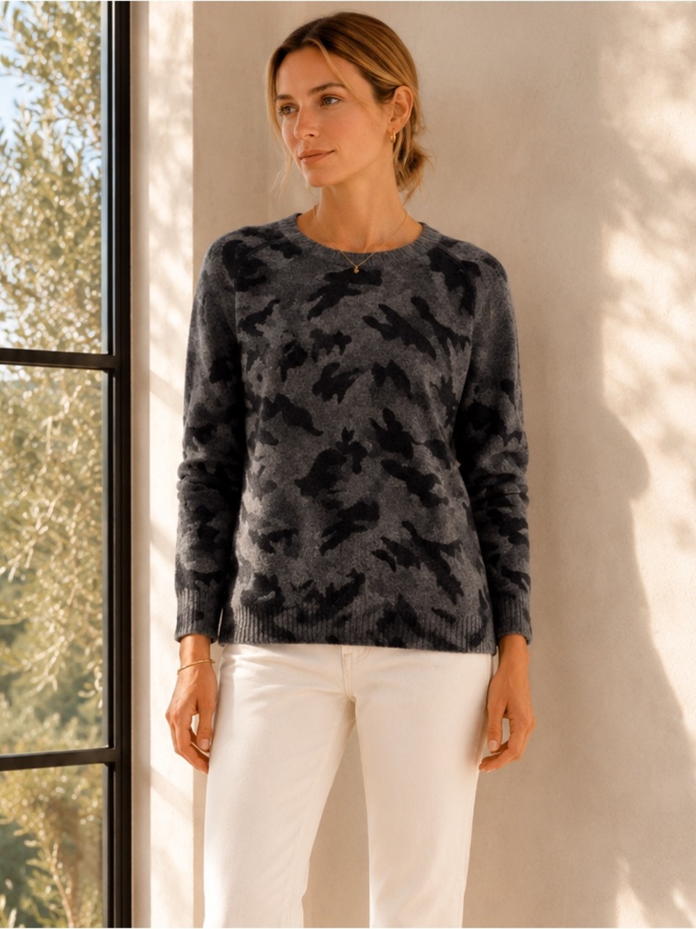 Aqua 100% Cashmere Camo Crewneck Sweater Gray Black Medium - Picture 5 of 16